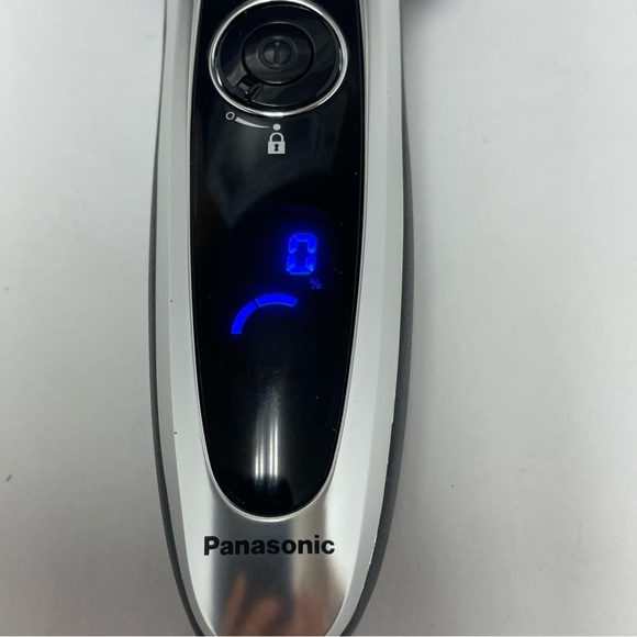 Panasonic Eletric shaver with case - Picture 12 of 14